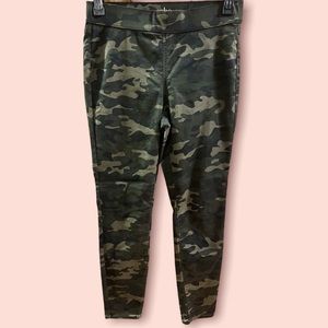 NY&CO camo jeggings